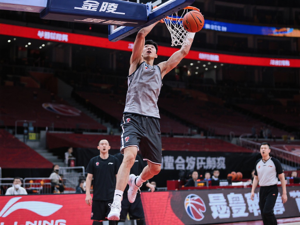 开云体育官方APP：中国队1：2惜败沙特，18强赛连遭两败打击